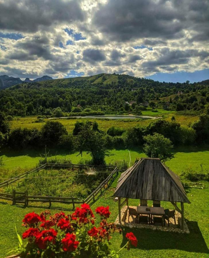 Eco Village Nevidio Poscenje エクステリア 写真